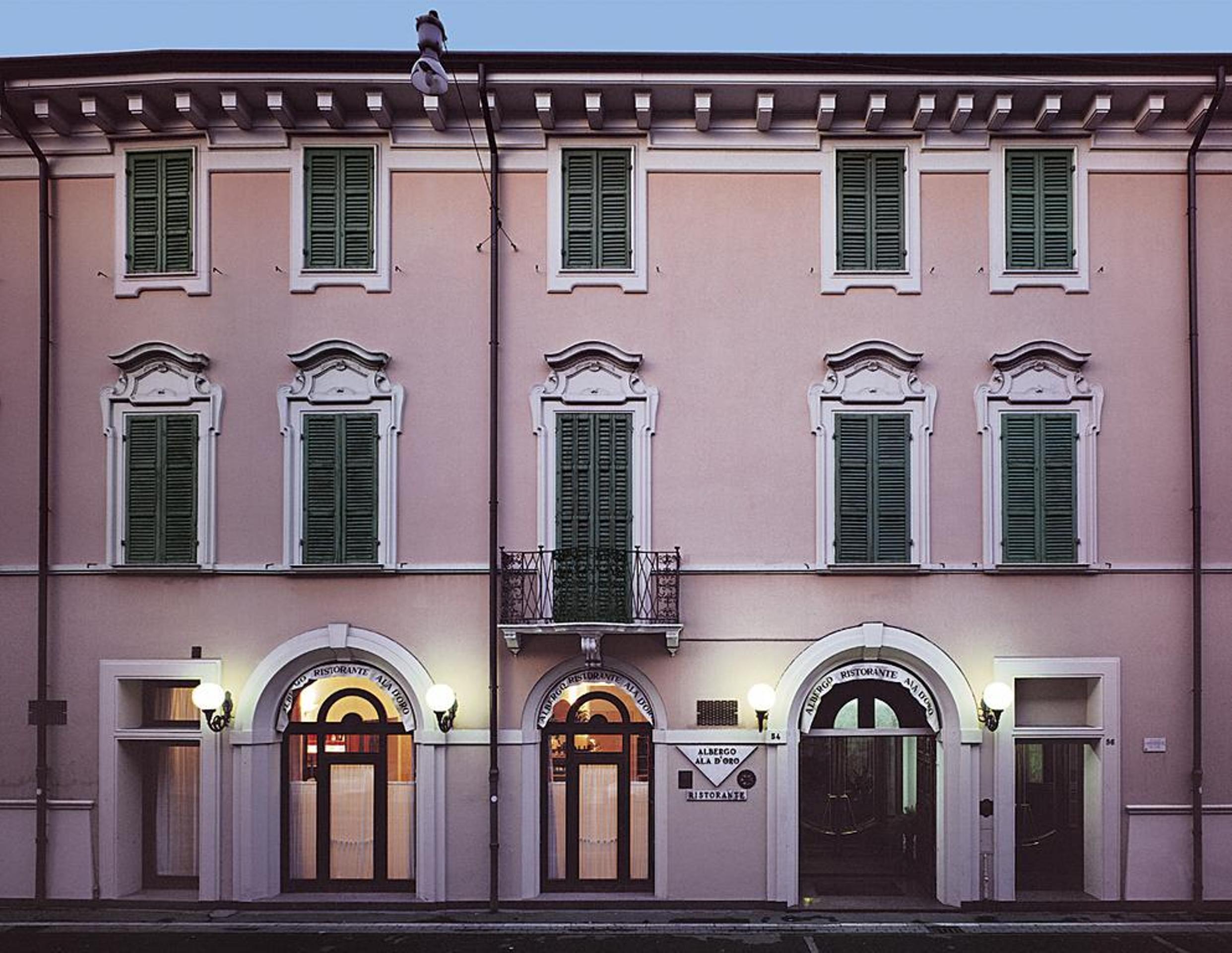 Hotel Ristorante Ala D'Oro Lugo  Exterior photo